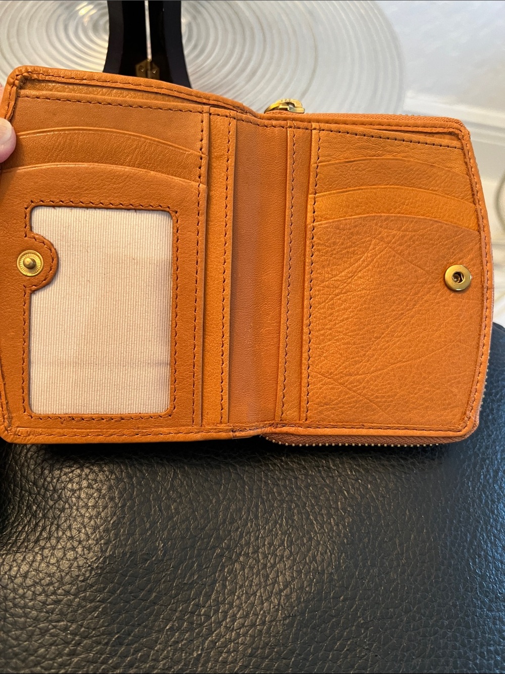 Margot NWOT Caramel Leather Zip Card Wallet - Picture 4 of 9